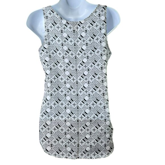 H&M White & Black Geometric Print Sleeveless Tank Top Womens Sz 2 Blouse - Picture 2 of 7